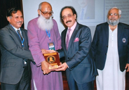 Ombudsman Sindh receiving Life Time Achievement Award