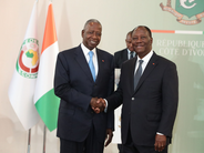 Le nouveau Médiateur, M. Adama Toungara avec le Président S.E.M. Alassane Ouattara