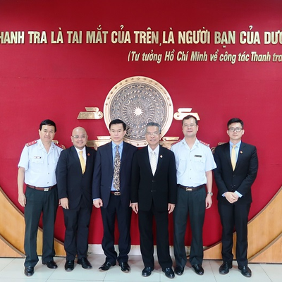 Thai delegation with officers from Inspectorate of Quang Ninh Province