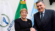 Michelle Bachelet con Luis Raúl González Pérez