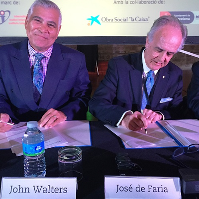 IOI President Walters and FIO President de Faria sign MoU