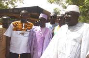 Le Médiateur Me Ali Sirfi Maiga, le Gouverneur de Dosso, le Représentant de Plan International Niger à Kardji Bangou