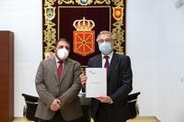 El-Defensor del Pueblo de Navarra entrega al Presidente del Parlamento de Navarra el Informe anual de 2020