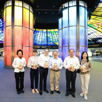 President Field and his Chief of Staff, Rebecca Poole, at Kaohsiung Formosa Boulevard Station’s ‘Dome of Light’