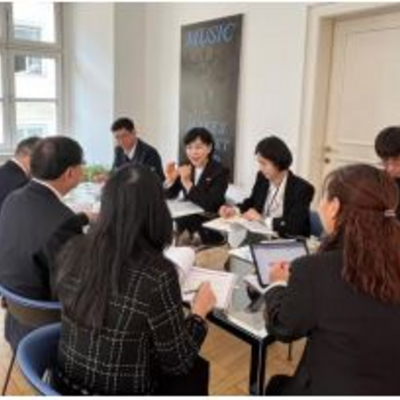 Discussion on closer cooperation