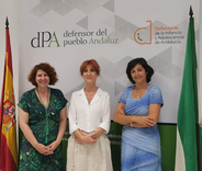 Visita de la Adjunta al Ararteko para conocer el servicio de mediación del Defensor del Pueblo andaluz