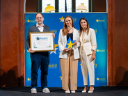 European Ombudswoman Teresa Anjinho presenting the good administration award to Europol representatives