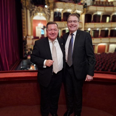 IOI President, Chris Field PSM, and Minister Werner Amon at the opening night of Il Cappelo di paglia di Firenze in the Graz Opera House