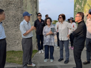 Los miembros que llevaron a cabo la inspección de campo e investigación en la Villa Oasis del Parque Conmemorativo del Terror Blanco en la Isla Verde. (22 de abril de 2026)