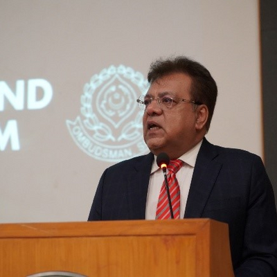 Vice Chancellor Muhammad Ali Sheikh giving a welcome speech
