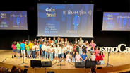 Niños cantando Tenim Veu durante la Gala final