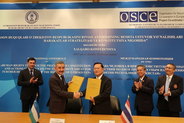 Signing MoU between Thai Ombudsman and Omubudsman of Uzbekistan