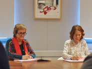 de izq. a dcha.: Dolors Vallejo y Esther Giménez-Salinas