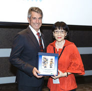 Ombudsman Lau, (right) and New Zealand Chief Ombudsman Boshier (left)