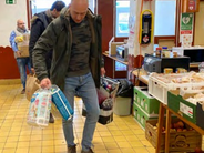 Dr. Kozma Ákos handed over the donations to the collection point in Fehérgyarmat