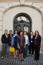 Panit NITITHANPRAPAS (middle), Chief Ombudsman of Thailand, with two staff members and the IOI General Secretariat. (photo by N. Unkart)