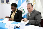 PDH firma carta de entendimiento con ACNUR