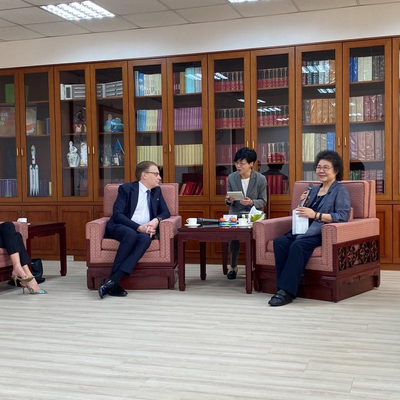 President Field and Control Yuan President Chen Chu undertaking a formal bilateral exchange