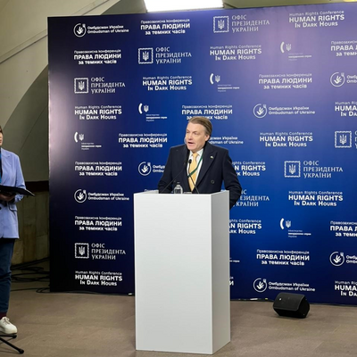 IOI President Field addressing the conference