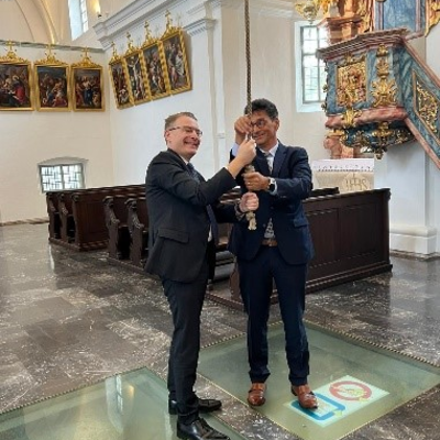 IOI President, Chris Field PSM, and Human Rights Ombudsman of the Republic of Slovenia, Peter Svetina, at Lake Bled Castle