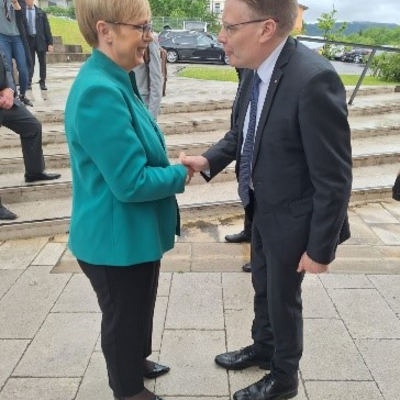 IOI President, Chris Field PSM, and President of the Republic of Slovenia, Dr Nataša Pirc Musar.