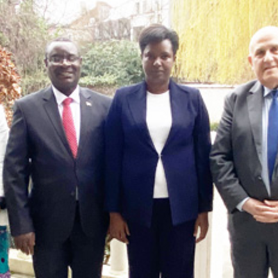 La délégation burundaise et Marc Bertrand