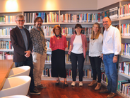 La síndica, Esther Giménez-Salinas, y la directora de la Agencia de la Vivienda de Cataluña, Sílvia Grau.