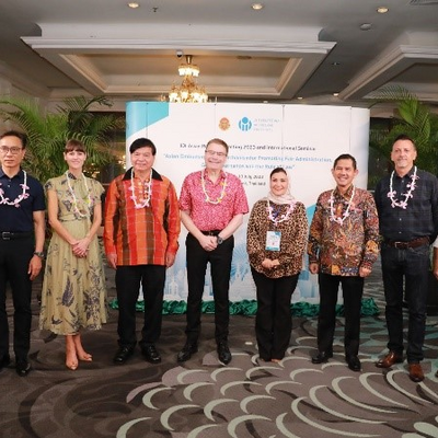 IOI President, Chris Field PSM with farewell dinner guests.