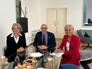 f.l.t.r..: Ambassador Ulrike Butschek, UN High Commissioner Volker Türk, IOI Secretary General Gaby Schwarz