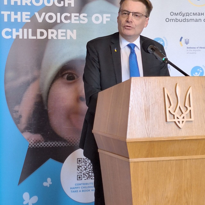 IOI President, Chris Field PSM, providing a Welcome Address