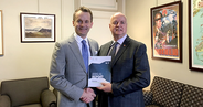 Le ministre des Anciens Combattants Seamus O'Regan & l'ombudsman des vétérans du Canada Guy Parent