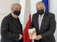 The Parliamentary Ombudsman presented the Case Notes 2020 to the President of the House of Representatives.