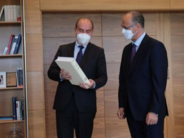 El Procurador del Común entrega al Presidente de las Cortes el Informe Anual correspondiente al año 2020