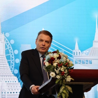 IOI President Chris Field PSM addressing conference delegates.