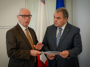 Ombudsman McKeon presents Ombudsplan 2026 to the Speaker of the Parliament