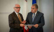 Ombudsman McKeon presents Ombudsplan 2026 to the Speaker of the Parliament