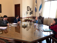 Reunión con funcionarios